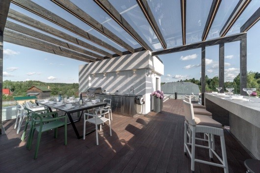 Кухня, бар и лаунж-зона на плоской крыше: новые возможности горизонтального строительства